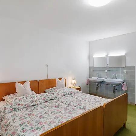 Gaestehaus Hirzel Apartment *