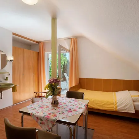 Gaestehaus Hirzel Apartment